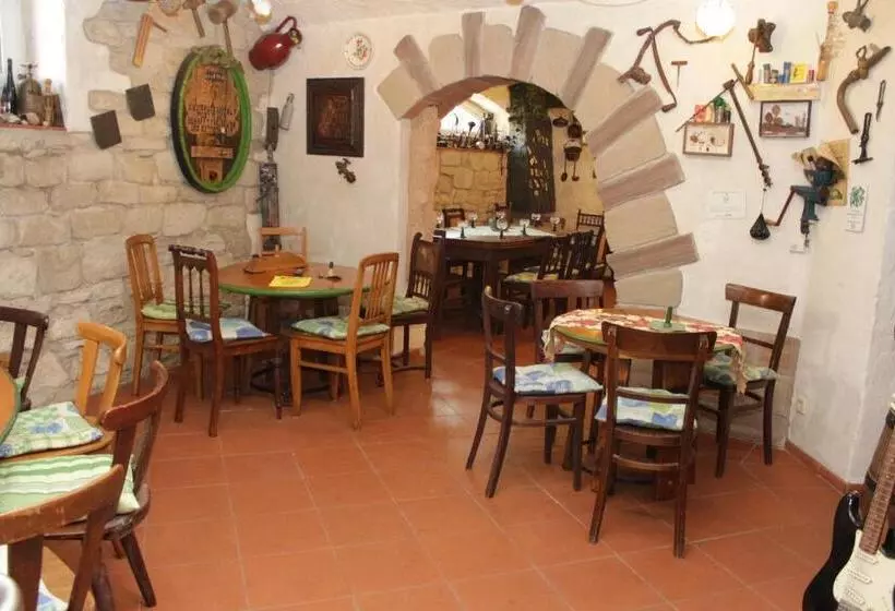 Majatalo Weinkeller Wölk