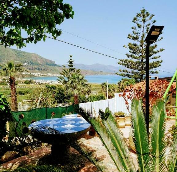 ベッドアンドブレックファースト Accussì