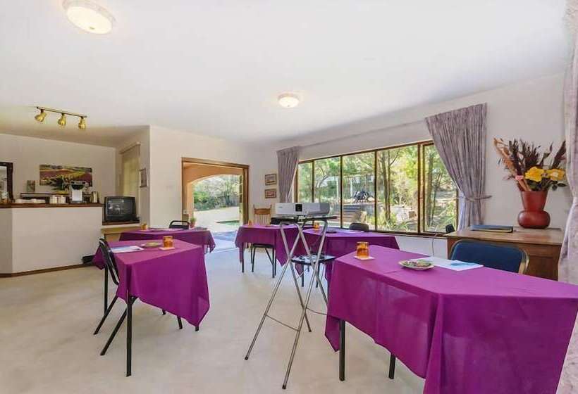 تختخواب و صبحانه Ferndale Lodge