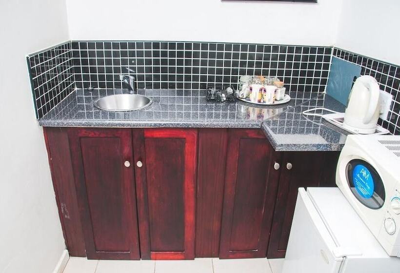 تختخواب و صبحانه Ferndale Lodge