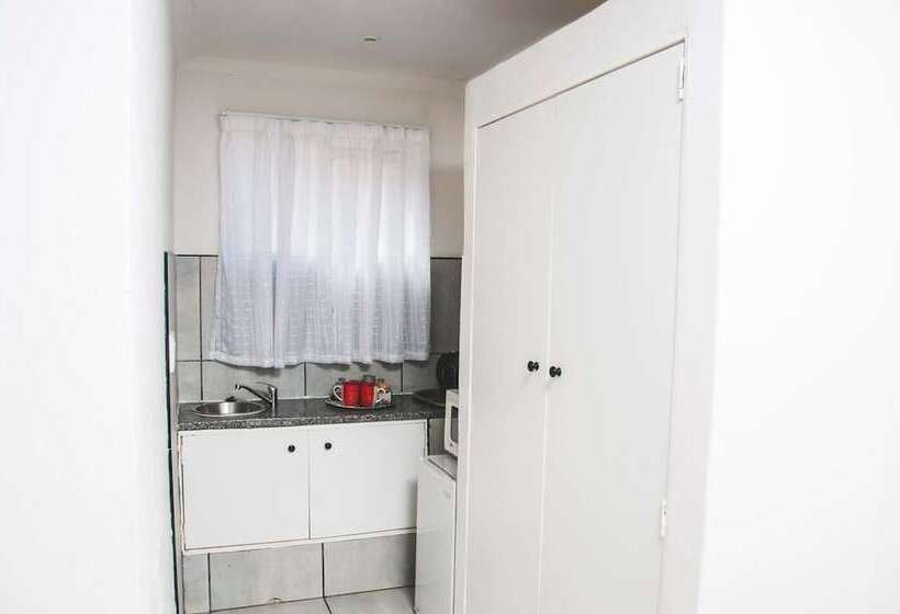 تختخواب و صبحانه Ferndale Lodge