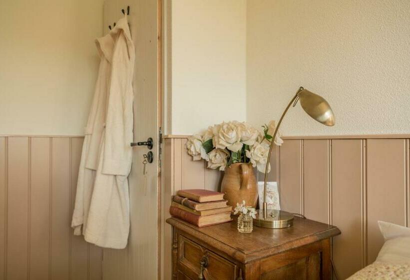 Bed and Breakfast Boerderijkamer Zwanebloem