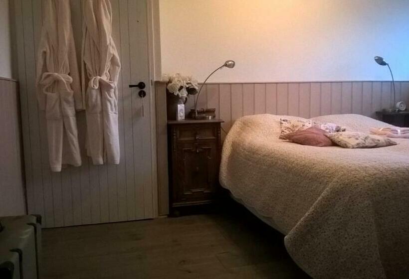 Bed and Breakfast Boerderijkamer Zwanebloem