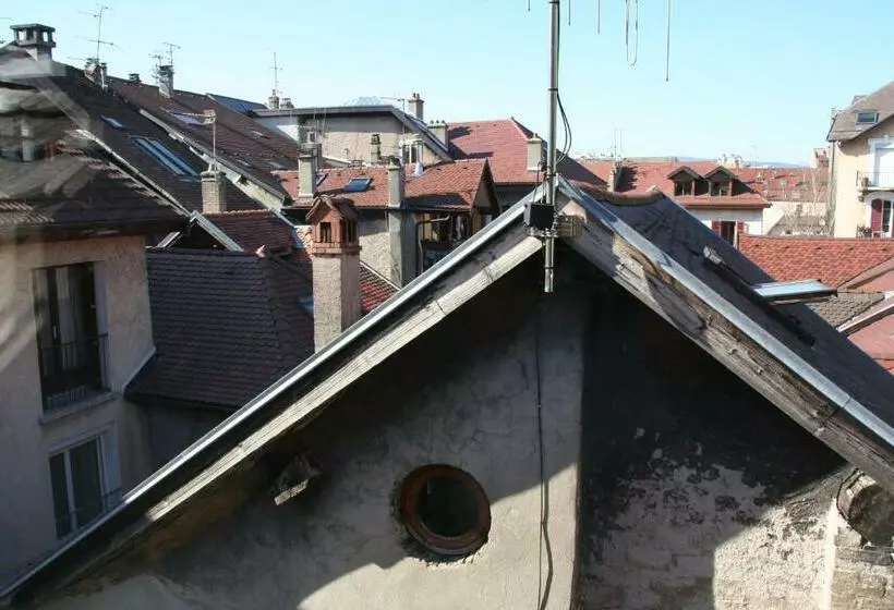 تختخواب و صبحانه Nid Douillet