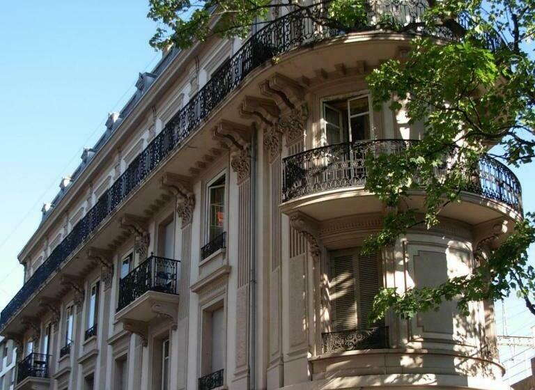 تختخواب و صبحانه Pension Bienvenue