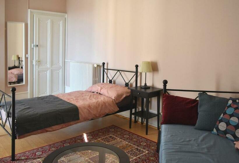 تختخواب و صبحانه Pension Bienvenue