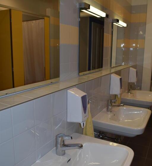 تختخواب و صبحانه Pension Bienvenue