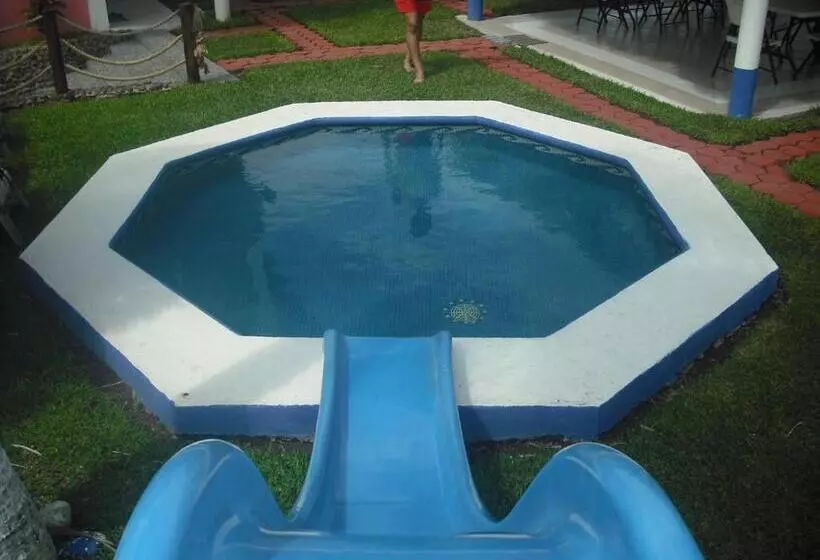 Hotelli Villas Del Rey