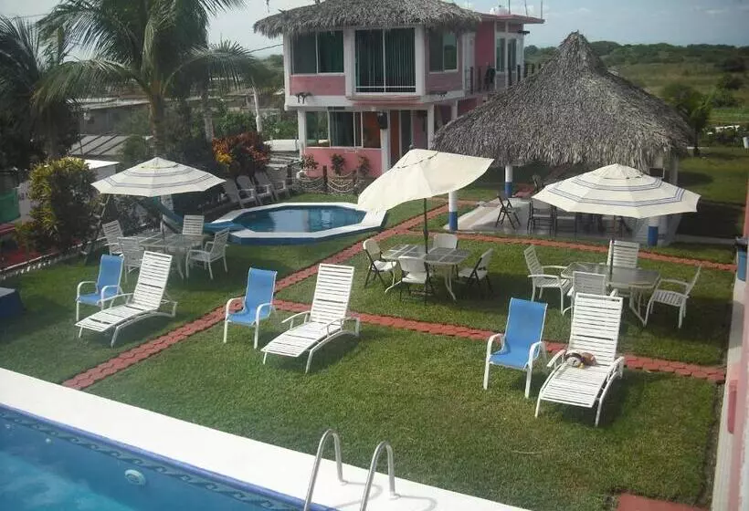 Hotelli Villas Del Rey