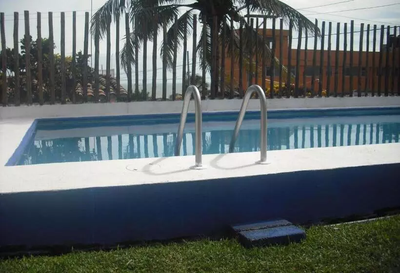 Hotelli Villas Del Rey