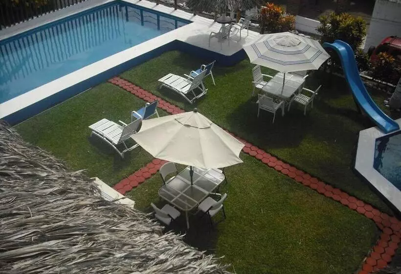 Hotelli Villas Del Rey