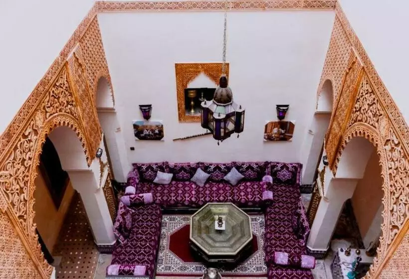 پانسیون Riad Yanis