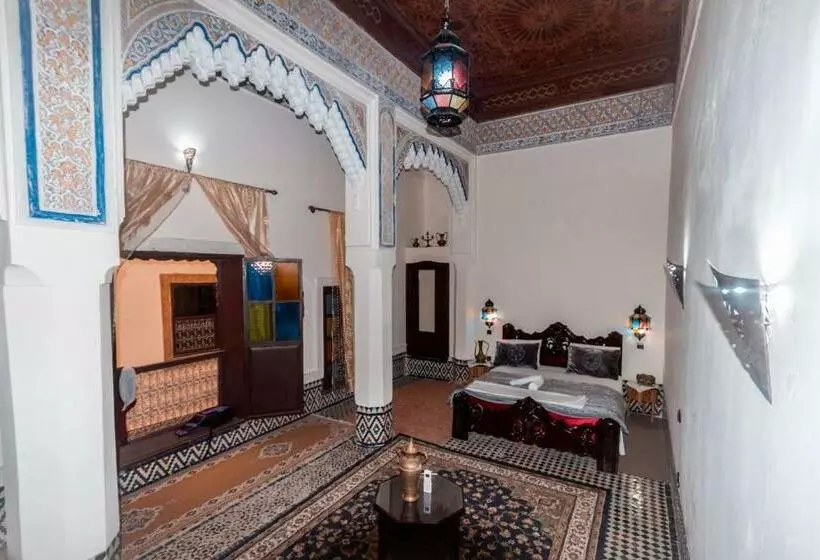 پانسیون Riad Yanis
