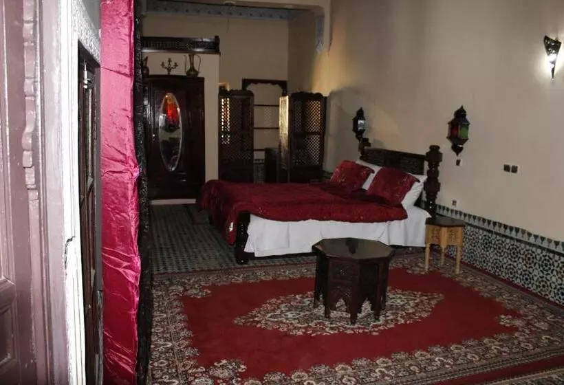 پانسیون Riad Yanis