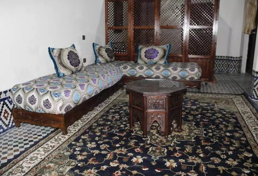 پانسیون Riad Yanis