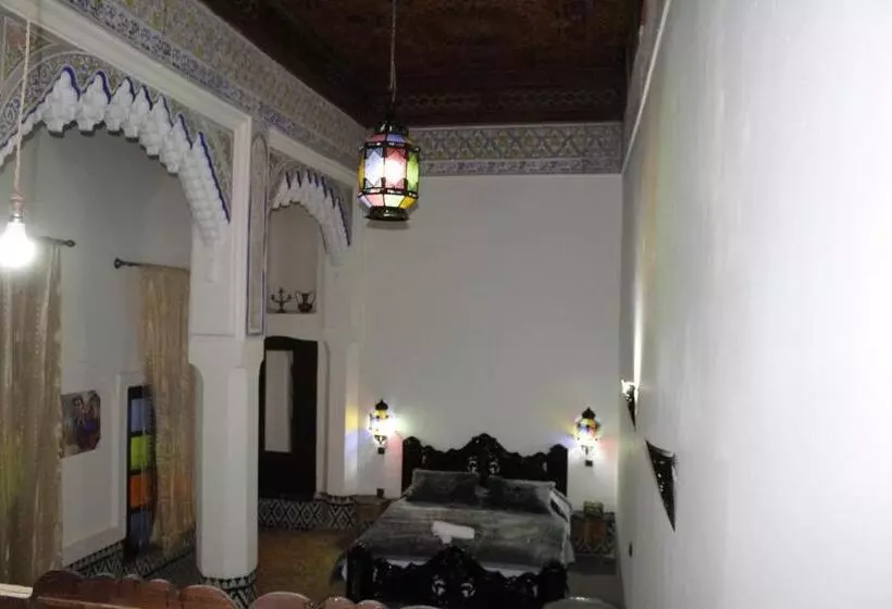 پانسیون Riad Yanis