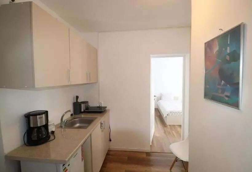 4 Seasons Apartments