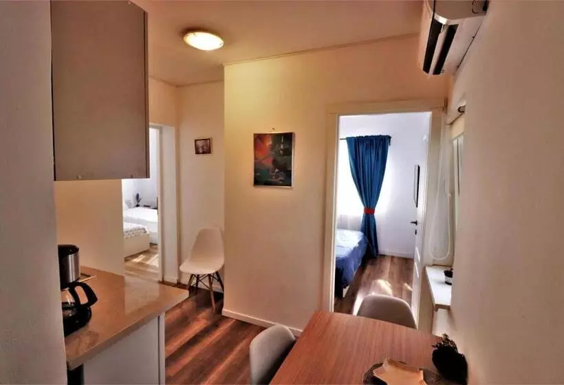 4 Seasons Apartments