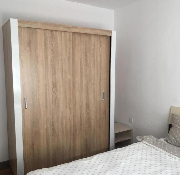 4 Seasons Apartments