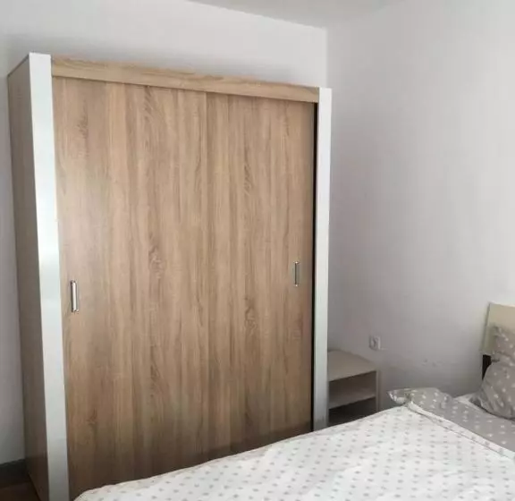 4 Seasons Apartments