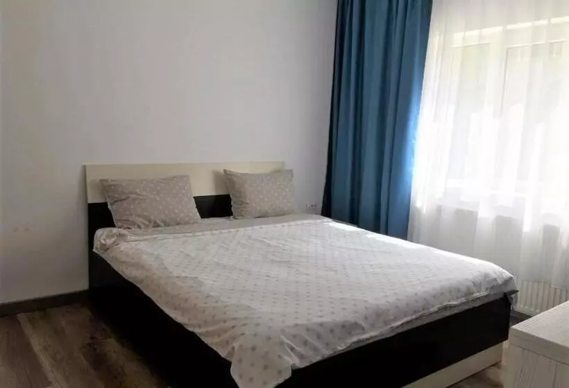 4 Seasons Apartments