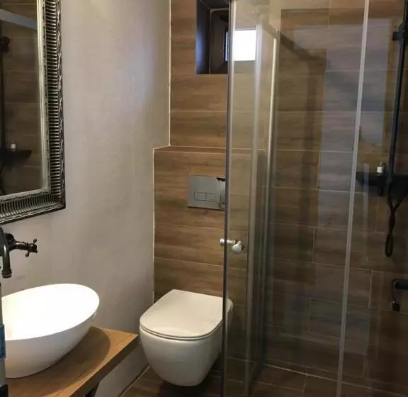 4 Seasons Apartments