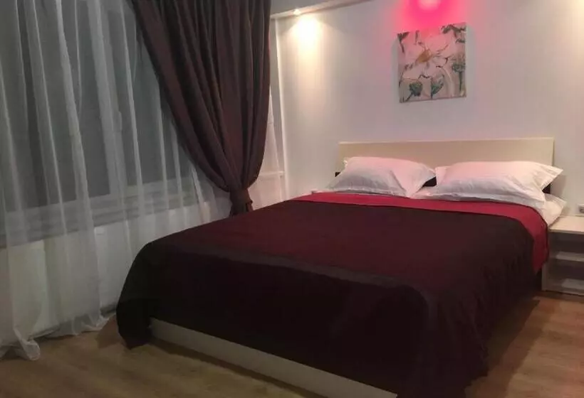 4 Seasons Apartments