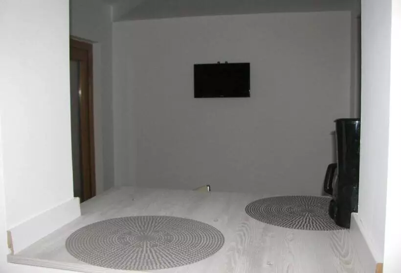 4 Seasons Apartments