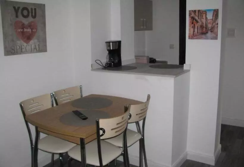 4 Seasons Apartments