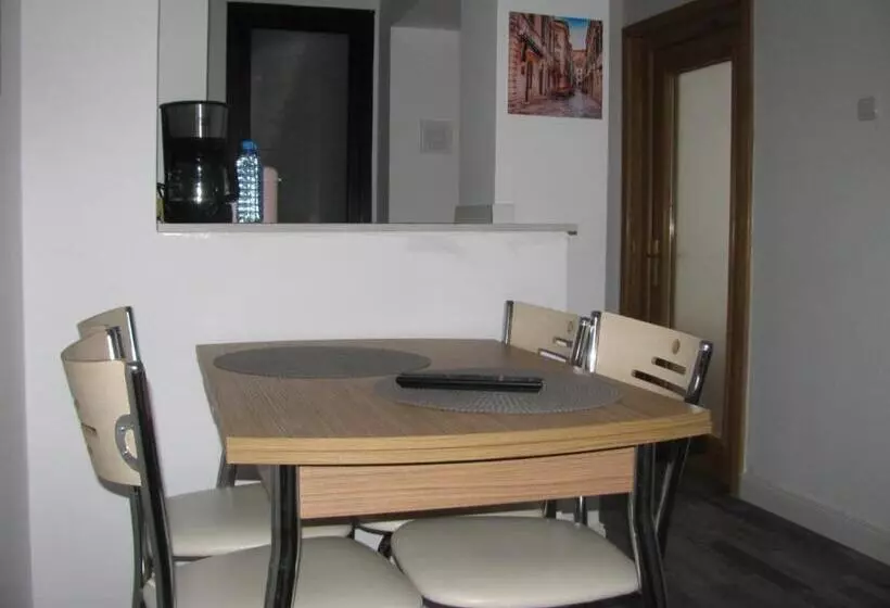 4 Seasons Apartments