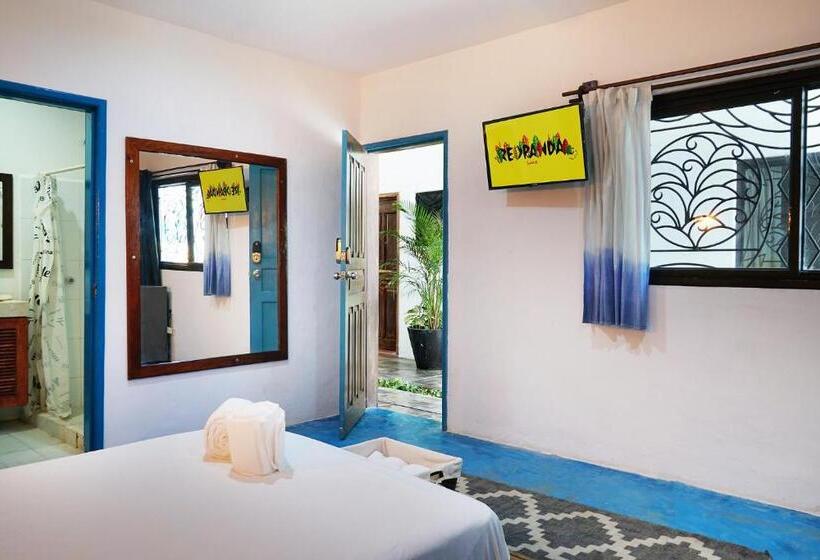 Hostel Red Panda Hostal