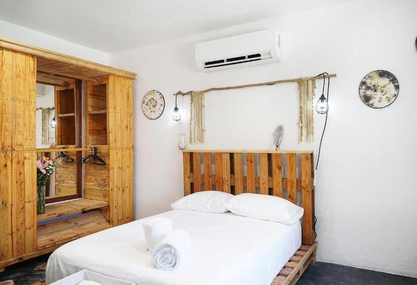 Hostel Red Panda Hostal