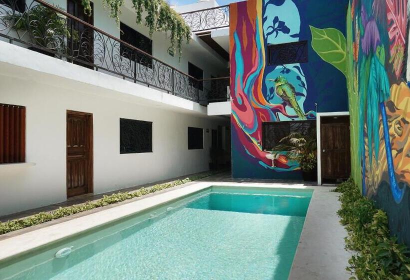 Hostel Red Panda Hostal