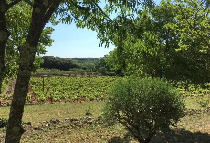 ベッドアンドブレックファースト L  Esmerand