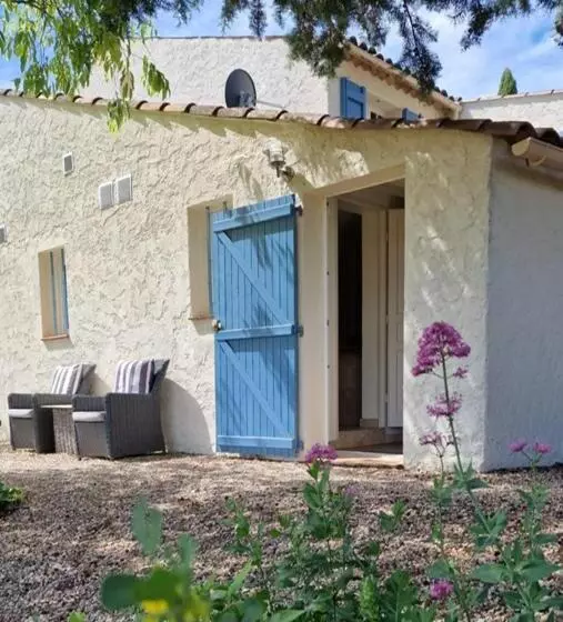 ベッドアンドブレックファースト L  Esmerand