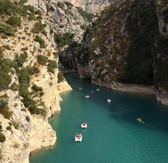 ベッドアンドブレックファースト L  Esmerand