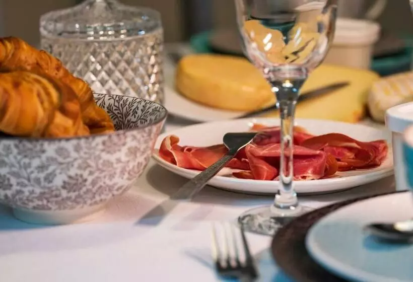 Aamiaismajoitus (B&B) La Chambre Enchantée