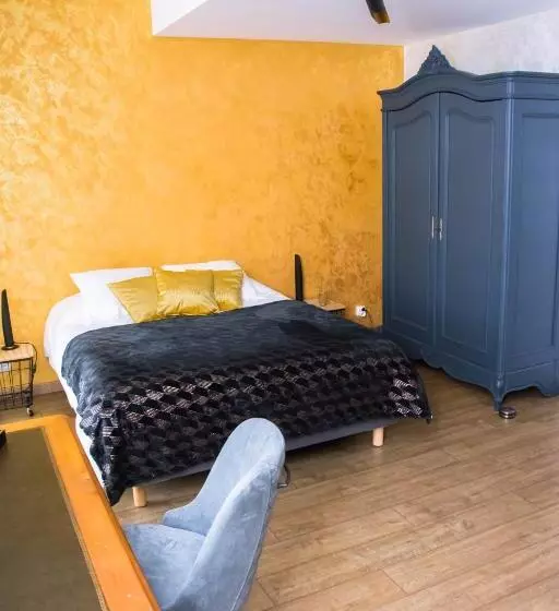 Aamiaismajoitus (B&B) La Chambre Enchantée