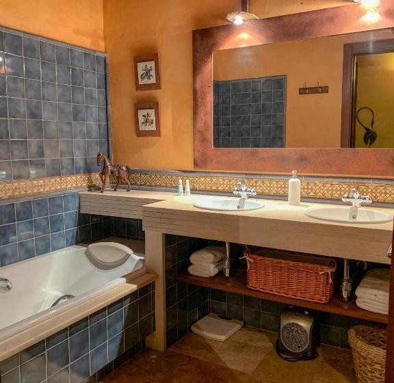 Bed and Breakfast Serrat Del Vent   Adults Only