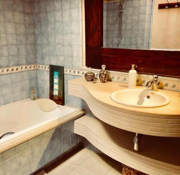 Bed and Breakfast Serrat Del Vent   Adults Only