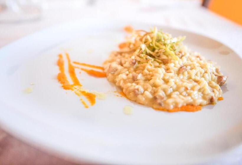 فندق Agriturismo La Preara