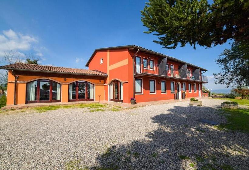 فندق Agriturismo La Preara