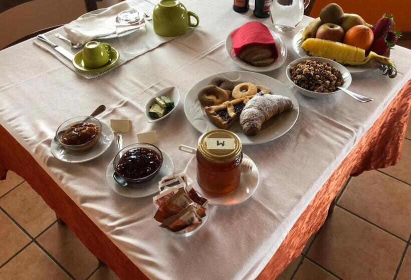 فندق Agriturismo La Preara