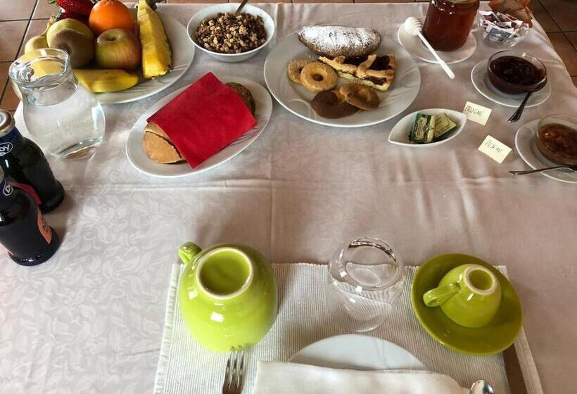 فندق Agriturismo La Preara