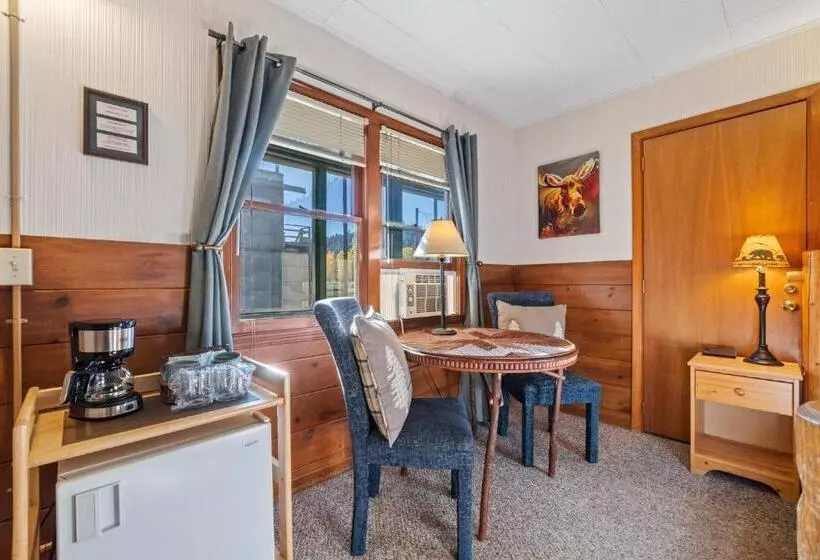 Retkeilymaja Mother Nature S Inn