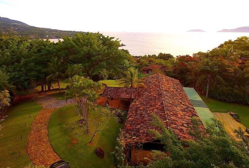 הוסטל Villa Galiileu Ilhabela