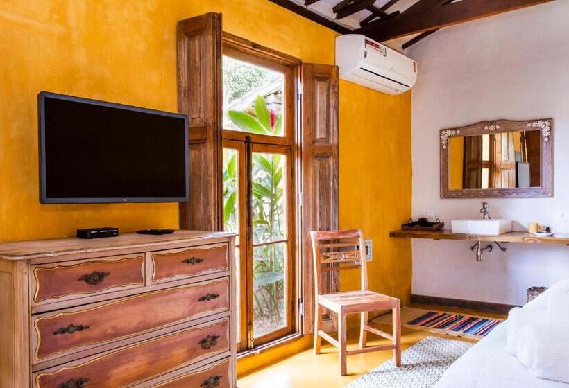 הוסטל Villa Galiileu Ilhabela