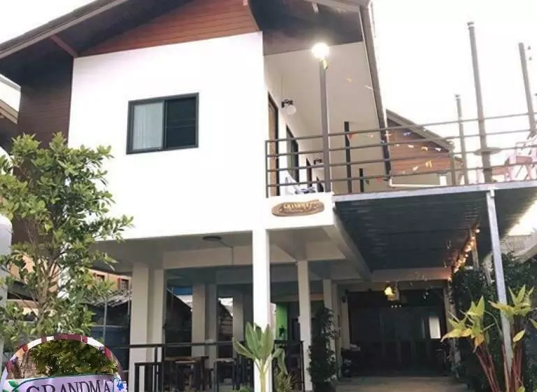 تختخواب و صبحانه Grandmabalcony
