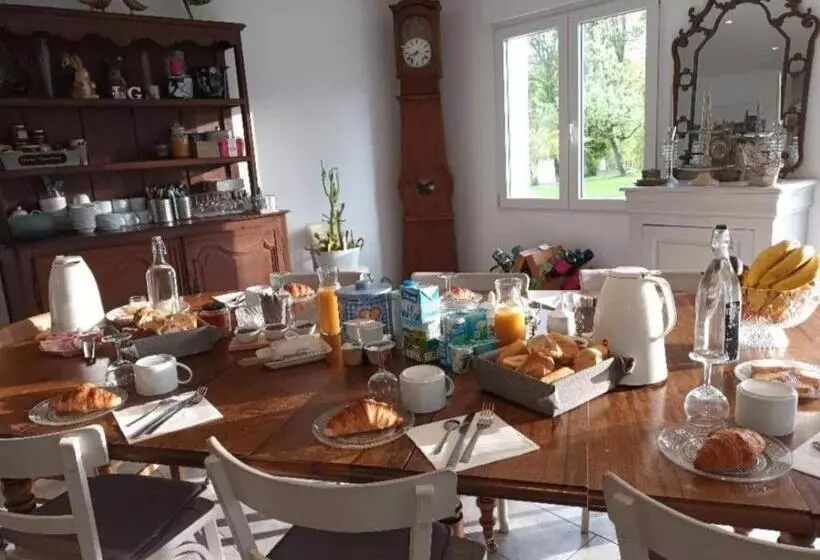 ベッドアンドブレックファースト Domaine La Garence