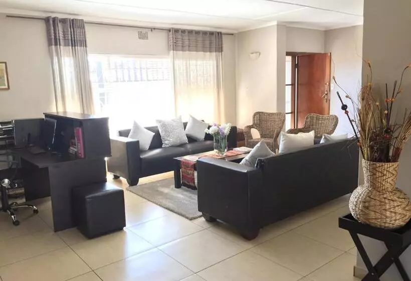 ペンション African Kingdom Guest House